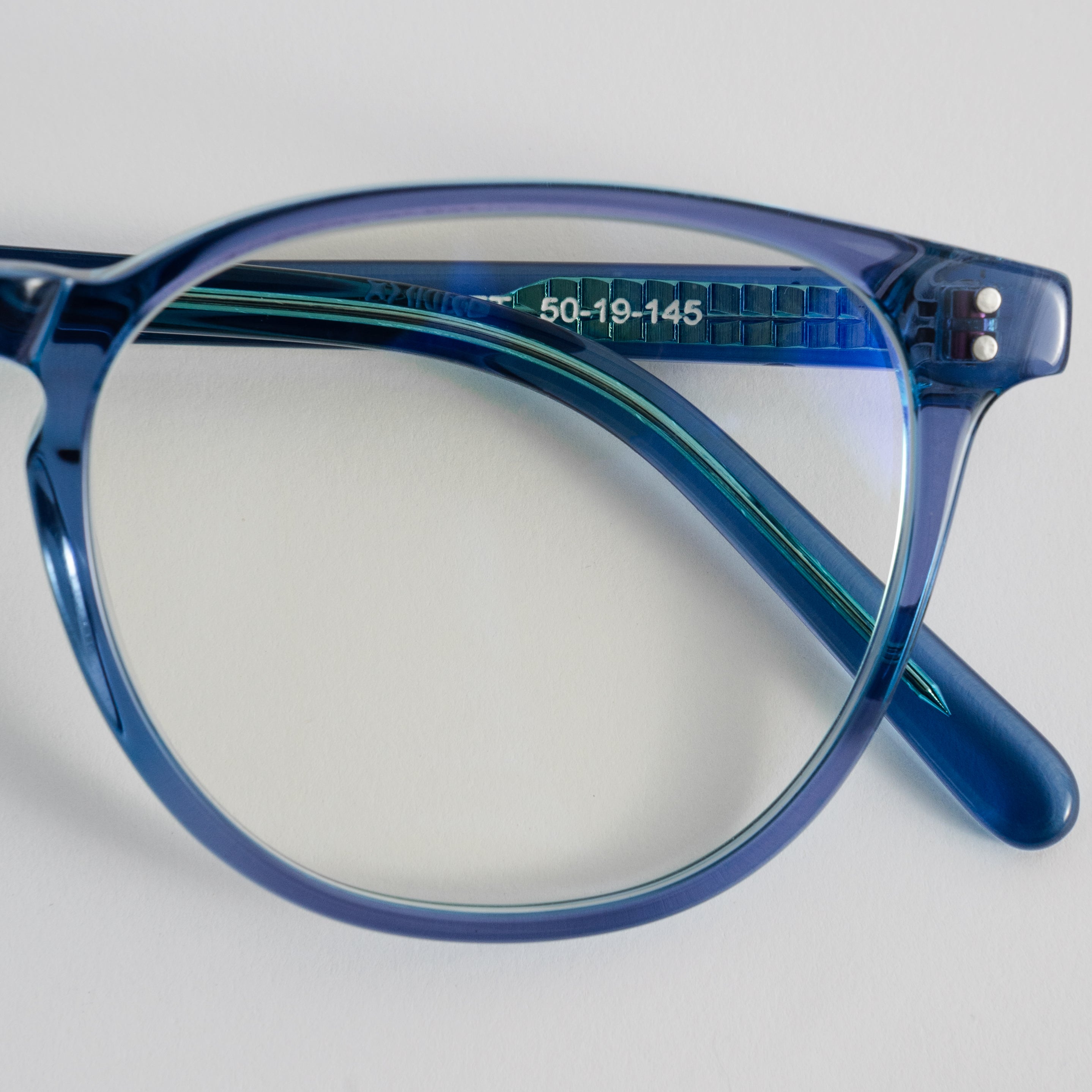 Why Blue-Light and Reading Glasses Are Becoming Essential in a Screen-Heavy Era